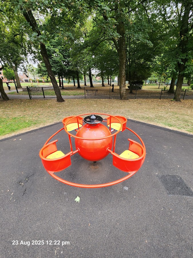 Lightoaks Park Children's Play Area photo 3
