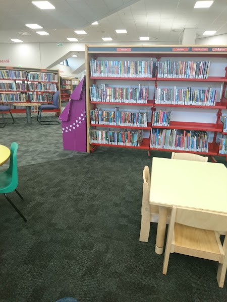 Stopsley Library Shipley Library | Opening Times & Reviews | Sproggo