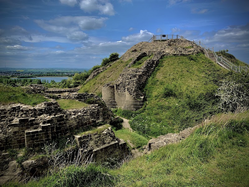 Sandal Castle photo 3