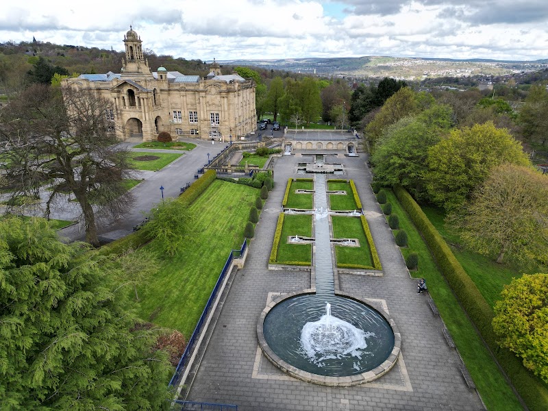 Cartwright Hall Gardens photo 2